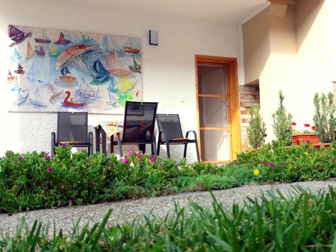 Julia Vendeghaz Sarrod Hotel Exterior photo
